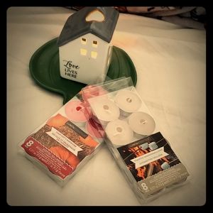 Love Lives Here Tea Light Candle Holder w/Pumpkin